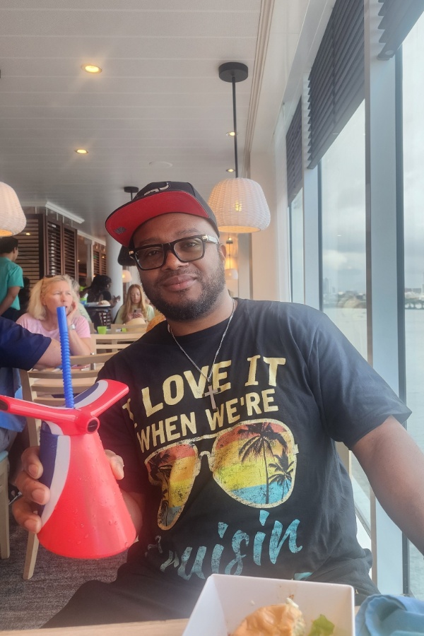 Cruise Brothers Travel Agent Quinnelle Parker